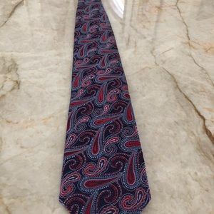 BRIONI PRISTINE CONDITION 100% silk men’s tie